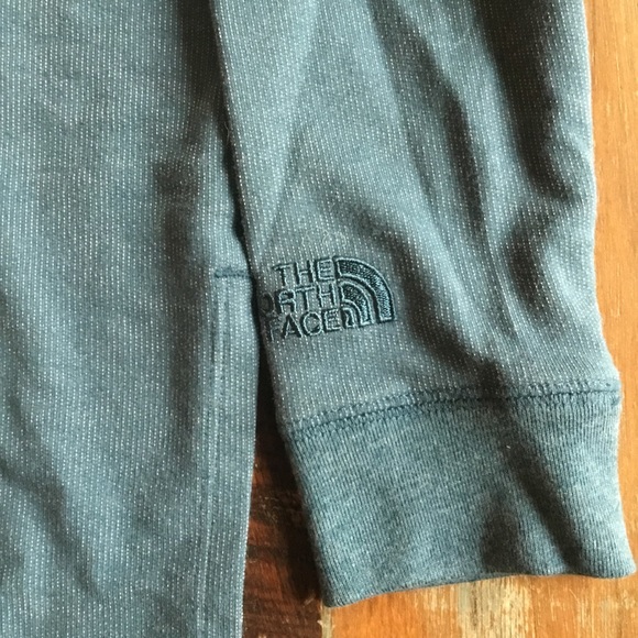 The North Face Women’s Terry Poncho Pullover - Picture 4 of 10